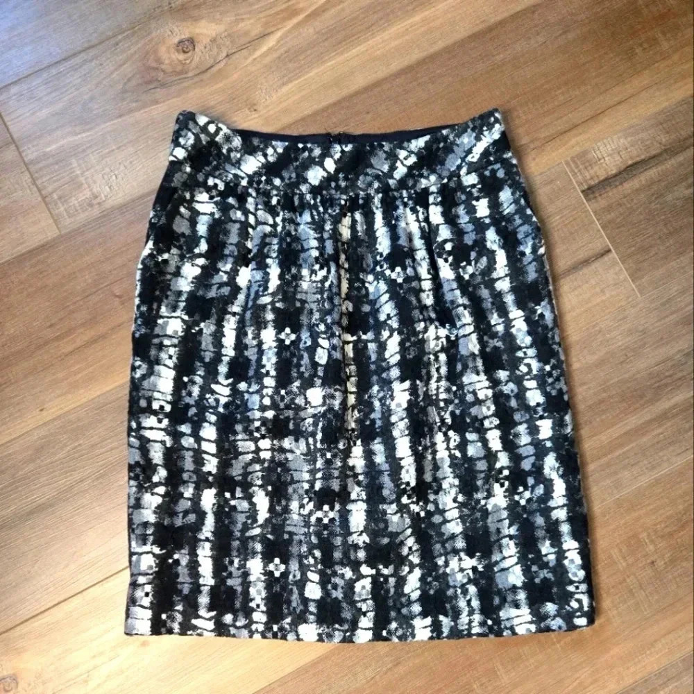 Badgley Mischka Black & White Abstract Print Skirt | Size 6